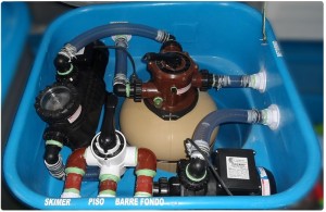 Equipo de filtrado fijo con bomba de agua para pileta y bomba de hidromasaje.
